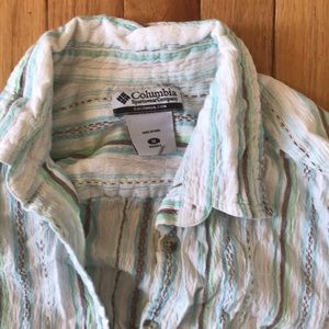 Columbia outdoorsy shirt